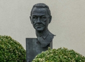 p1200368